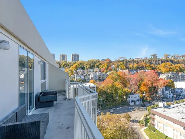 1077 River Road image 25 of 33