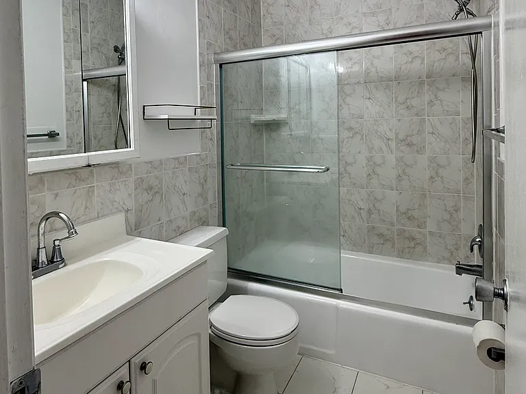 10655 Montrose Ave #204 — Photo 15
