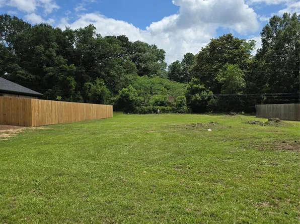 403 Campbell St, Daingerfield, TX 75638