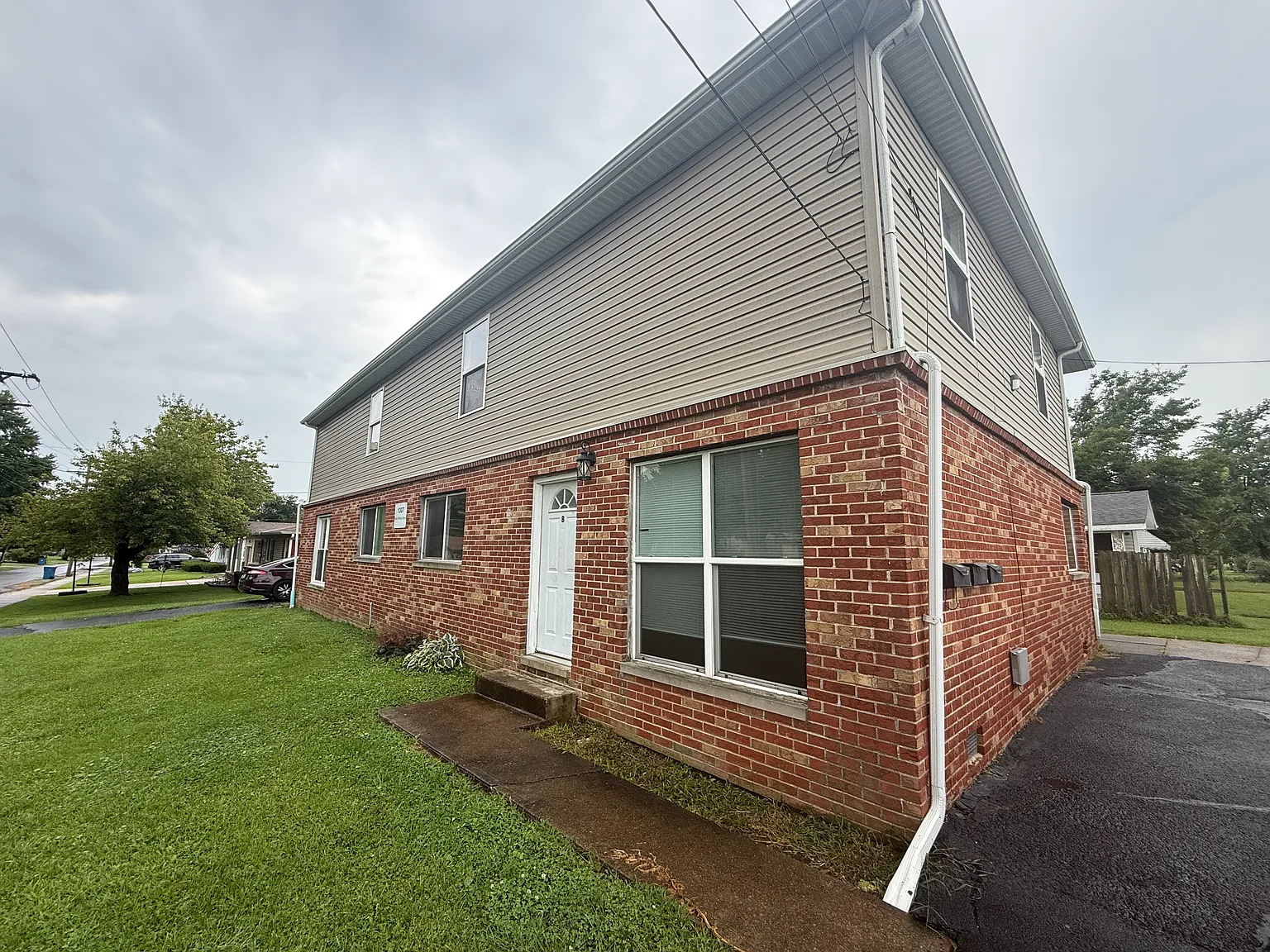 2 bed, 826 sqft, $850 — Photo 1