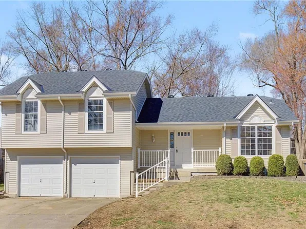 15214 Horton St, Overland Park, KS 66223