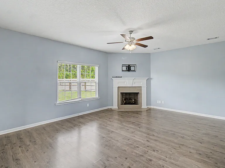 395 Archie Way NE — Photo 9