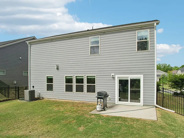 1071 Amberley Crossing Dr — Photo 5