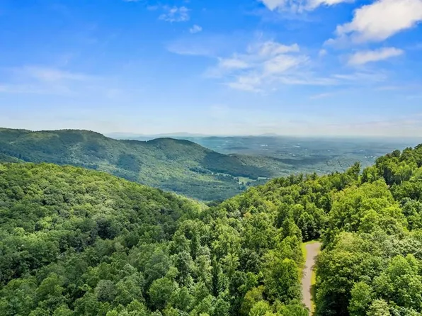 5 Eight Old Mill Ct, Fancy Gap, VA 24328