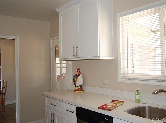5th image of 1717 N Leeds Ave