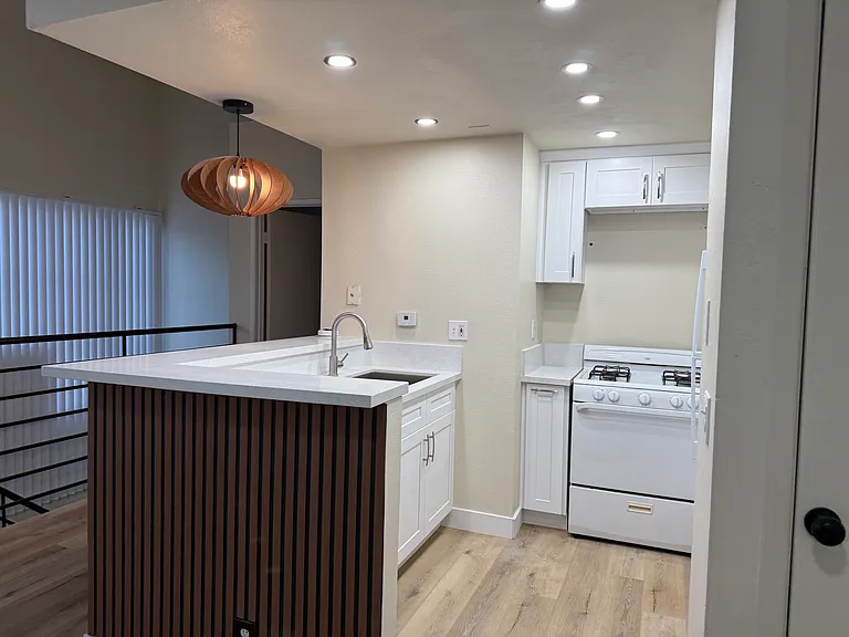 1939 N Tamarind Ave #1 — Photo 4