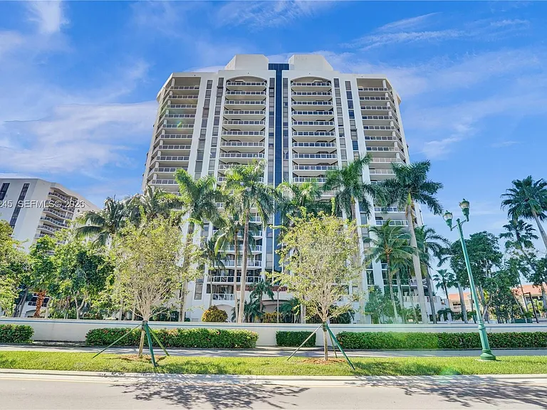 3600 Yacht Club Dr #904 — Photo 77