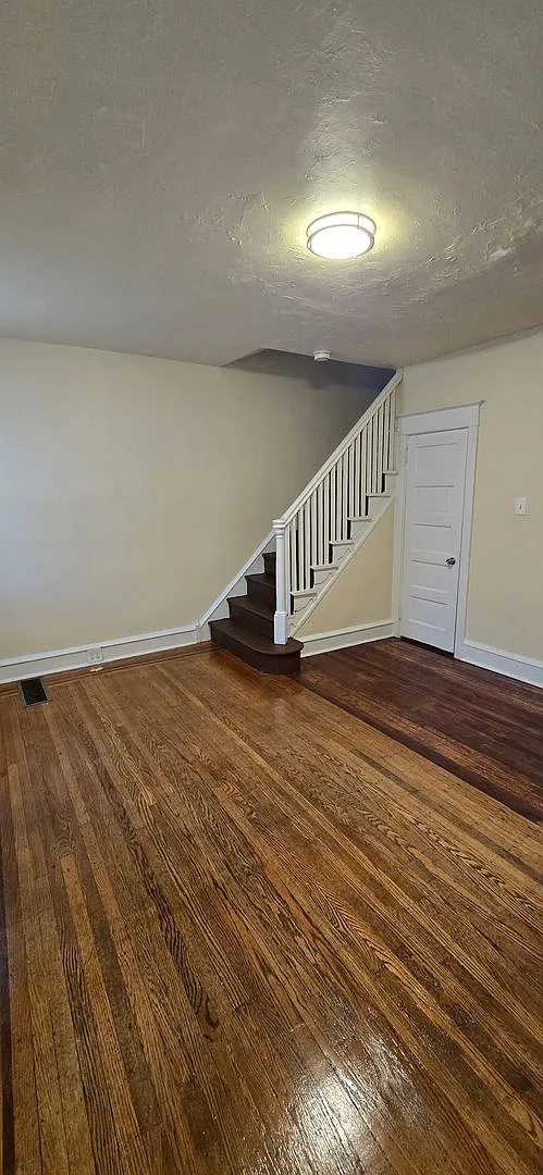 3 Bedroom Home for Rent in Oak Lane — Photo 4