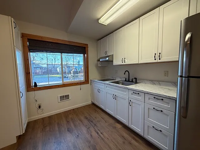 233 NW Cedar Ave #D — Photo 6