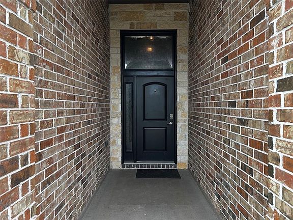 2nd image of 14650 Brownstone Cir N