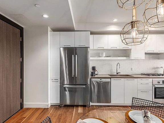 4th image of 4422 N 75th St Unit 6006