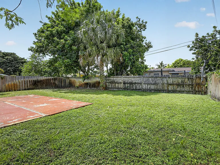 6281 NW 14th Ct — Photo 16