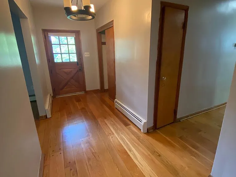 1002 Windsor Ave — Photo 11