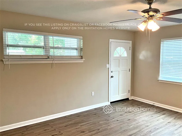 711 Humber Ln — Photo 3