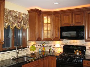 1117 Stuart Pl, Linden, NJ 07036