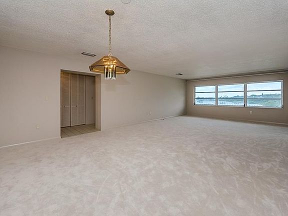 4th image of 100 Bluff View Dr APT 310C