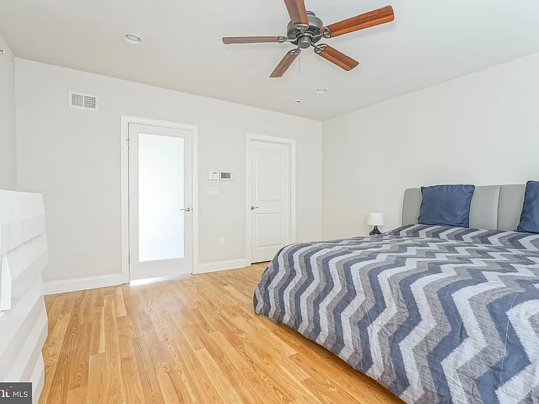 2332 Ellsworth St — Photo 27