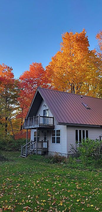 16 Akkoul Drive
Sandy Pond