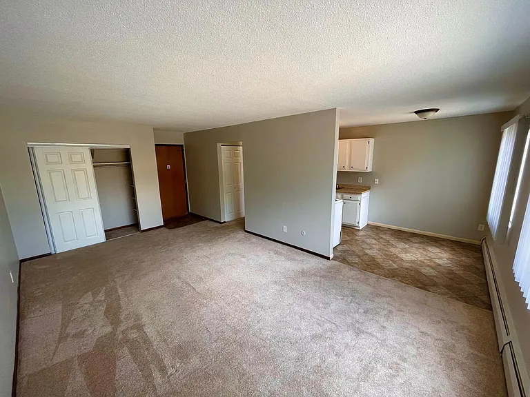 Woodbridge Terrace Apartments — Photo 24