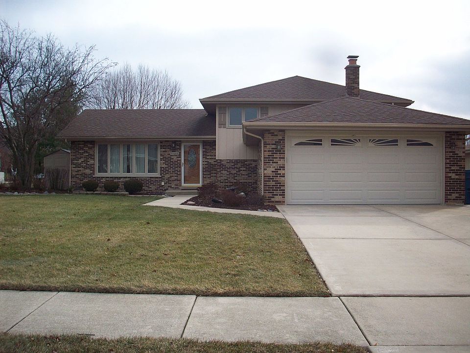 1st image of 11665 Camelot Ln