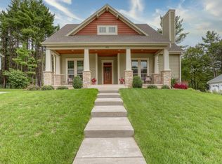 450 Park Ct, Hartland, WI 53029