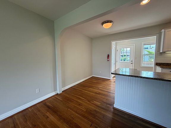 3rd image of 1007 Kinney St