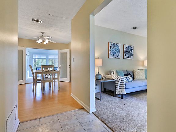 4th image of 7934 Dalehurst Dr S