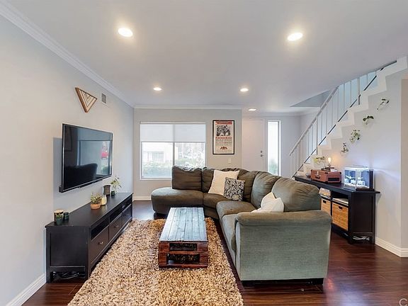 3rd image of 1921 S Dryden Ln