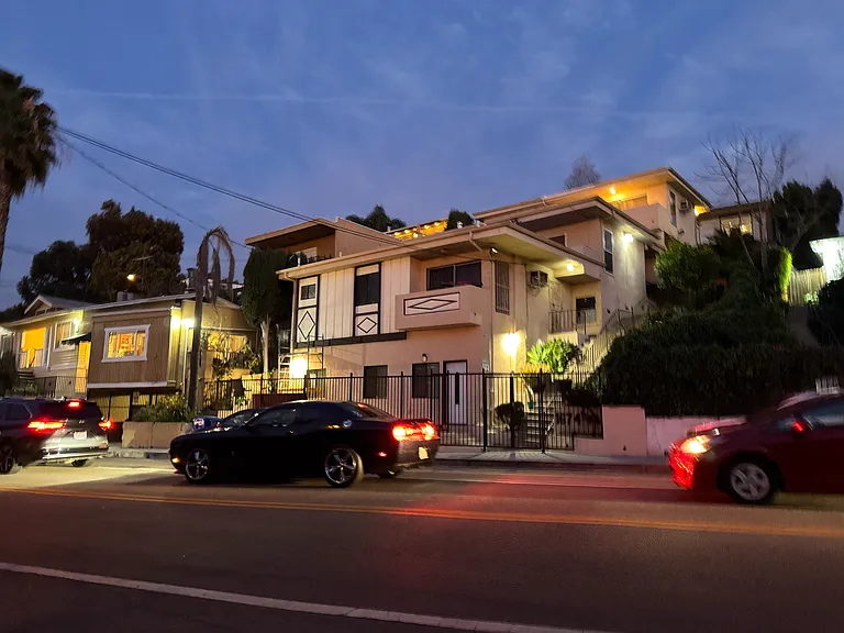 1674 Griffith Park Blvd #5 — Photo 11