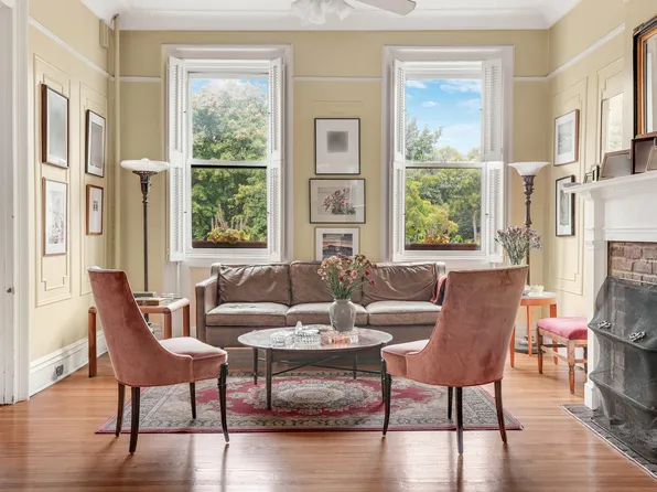 331 Hoyt Street image 1 of 12