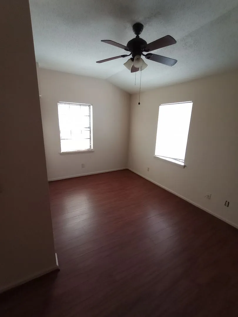 110 Wedgewood Apartments - J. Hall — Photo 4