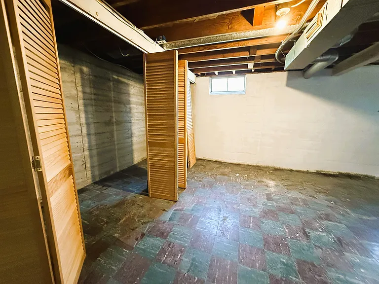 2037 S Laura Ave — Photo 22
