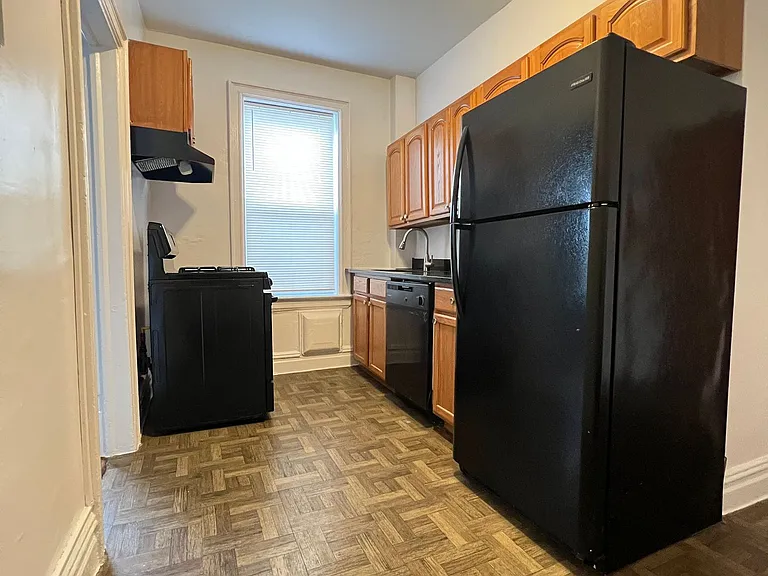 45 Hopkins Avenue - Gyalsten Apartments — Photo 3
