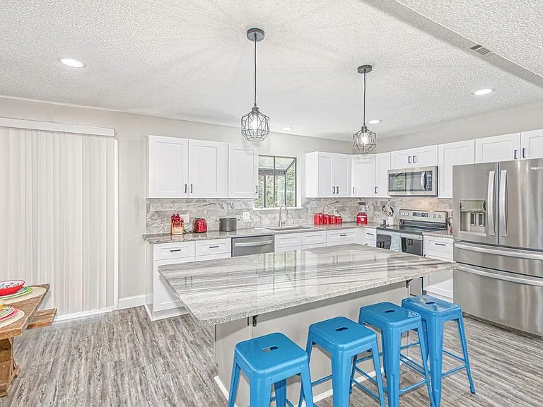 430 Grail Ct — Photo 5