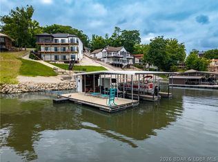 131 Hawk Cir, Lake Ozark, MO 65049