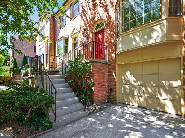 313 Lynn Manor Dr, Rockville, MD 20850