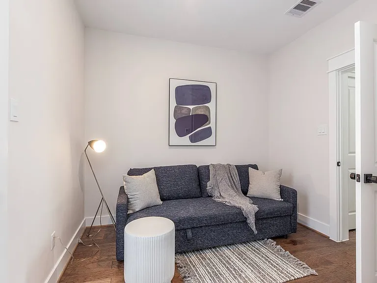 605 Middle St — Photo 27