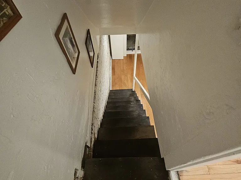 774 E 5th St #1 — Photo 8