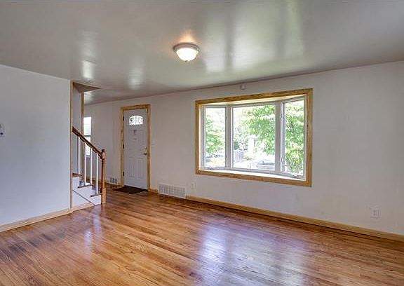 5th image of 59 Cloverhill Ave