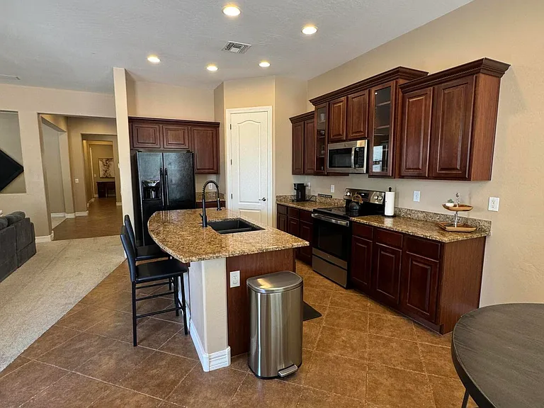 15264 W Georgia Dr — Photo 9