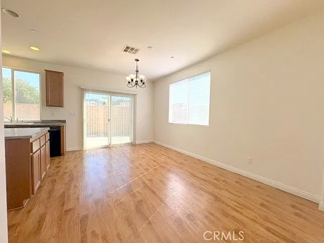 4 bed, 1896 sqft, $3,495 — Photo 4