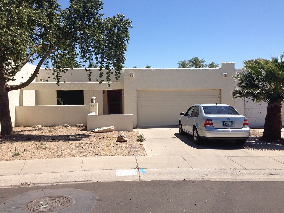 1st image of 205 S Serrano Dr