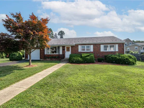 1017 7th St, Whitehall, PA 18052