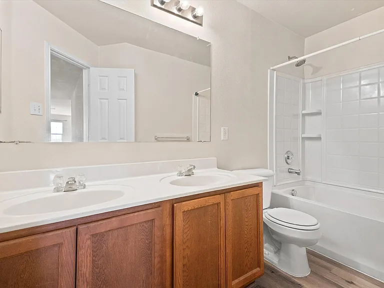Bath 1 or 2 Full Baths upstairs