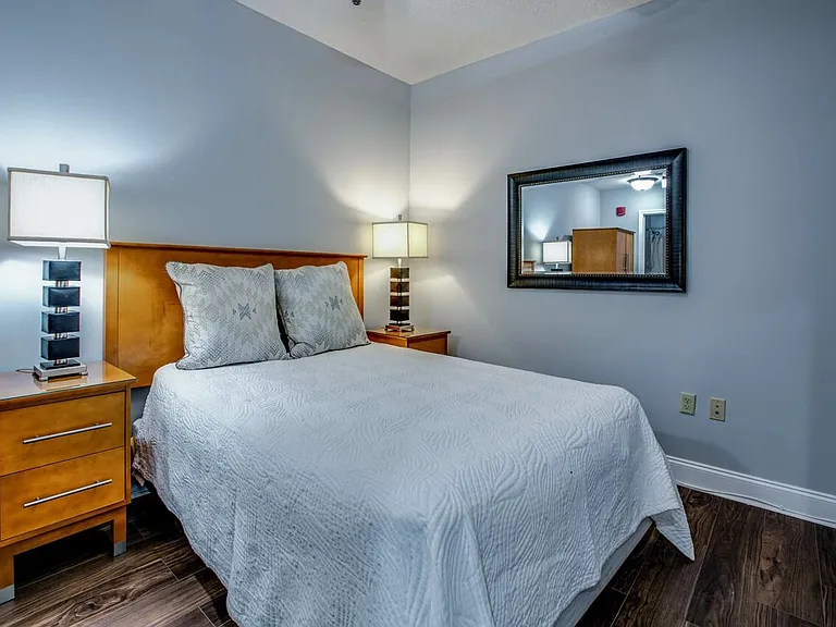 215 W College Ave #711 — Photo 14