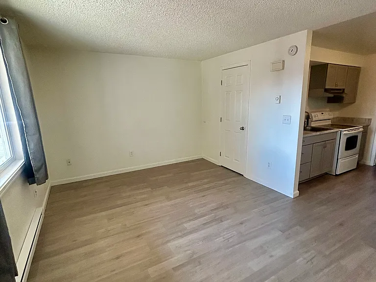 6109 N Colton St #6 — Photo 4