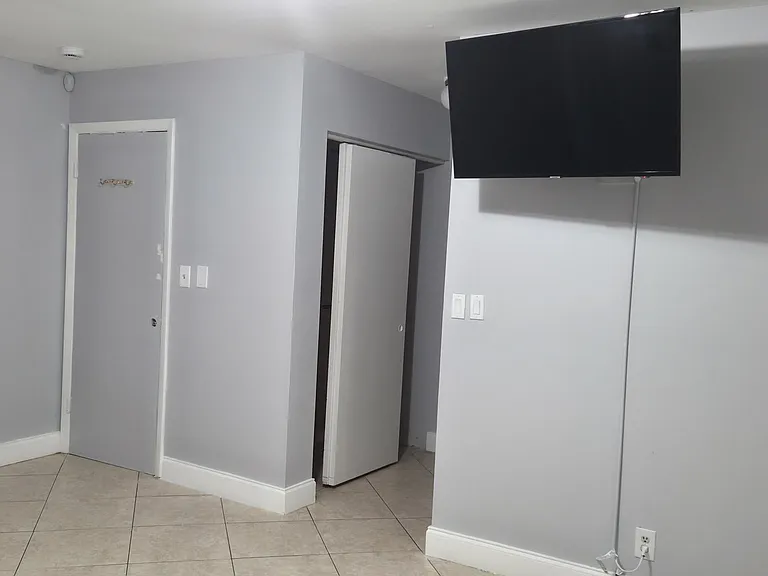 2086 SW 71st Way — Photo 4