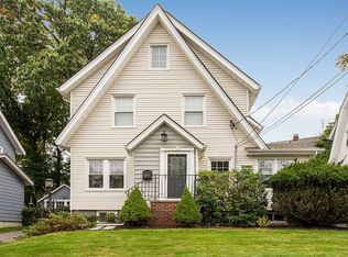 39 Overlook Rd, Cedar Grove, NJ 07009