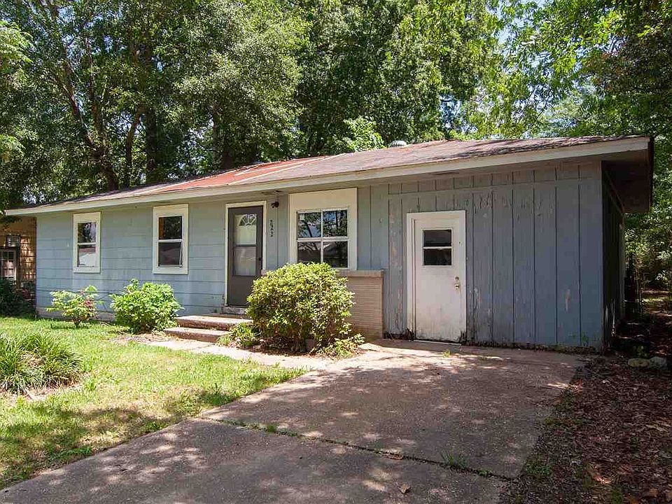 1st image of 222 Oak Park Dr