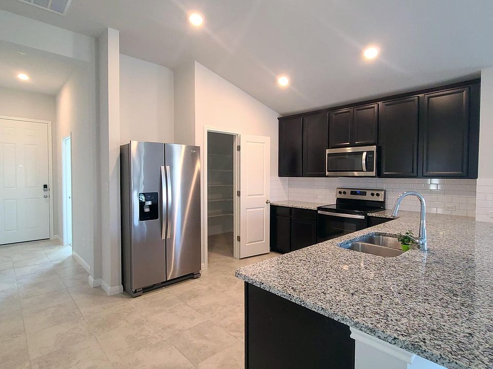 1st image of 1642 Woodlands Dr